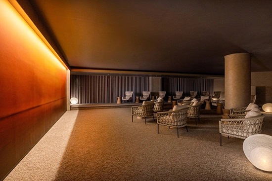 Hot Spring Lounge| Image